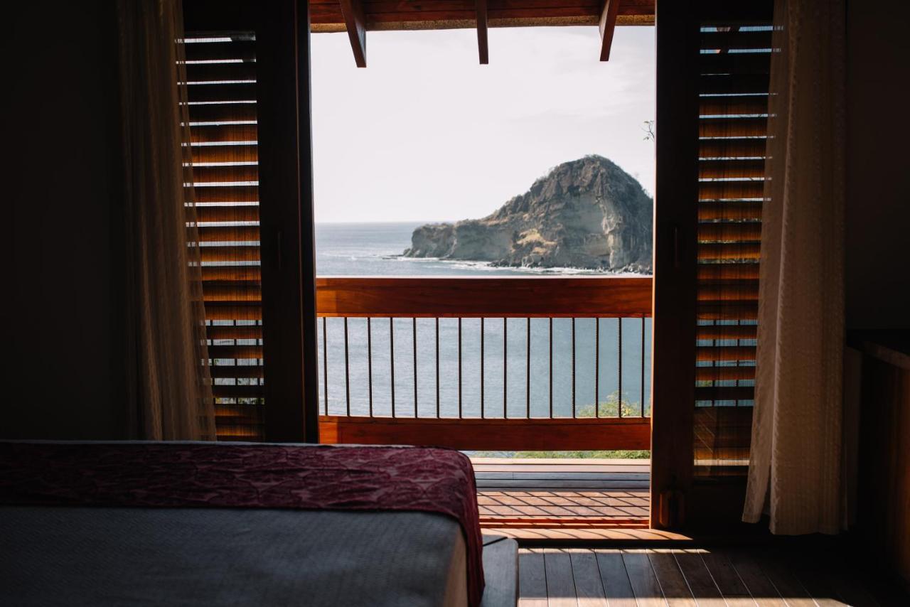 Aqua Oceanfront Hotel Resort Эль-Хиганте Экстерьер фото