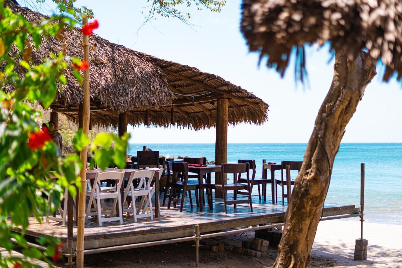 Aqua Oceanfront Hotel Resort Эль-Хиганте Экстерьер фото